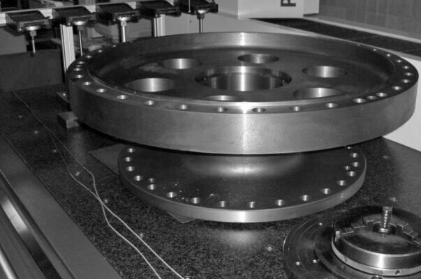 Bearbetade metallkomponenter — CNC-bearbetning och ytbehandling av gjutgods